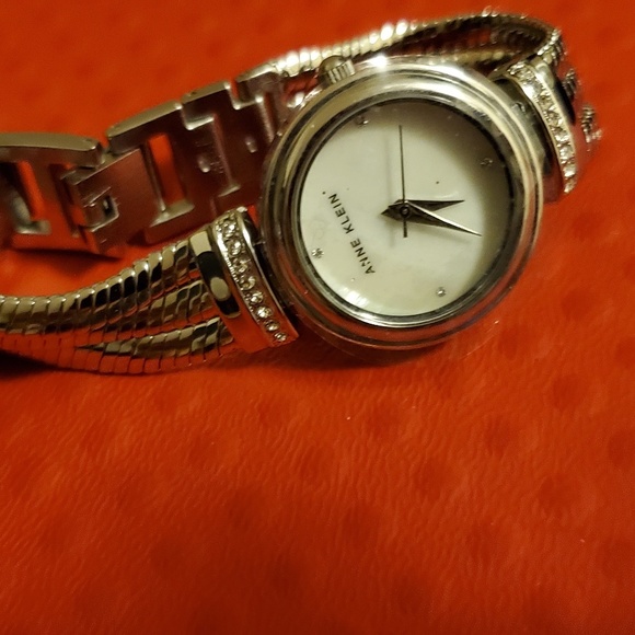 Watch - Picture 4 of 5